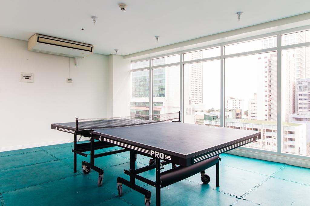 Jmm Apartment Suites Manila Exteriör bild